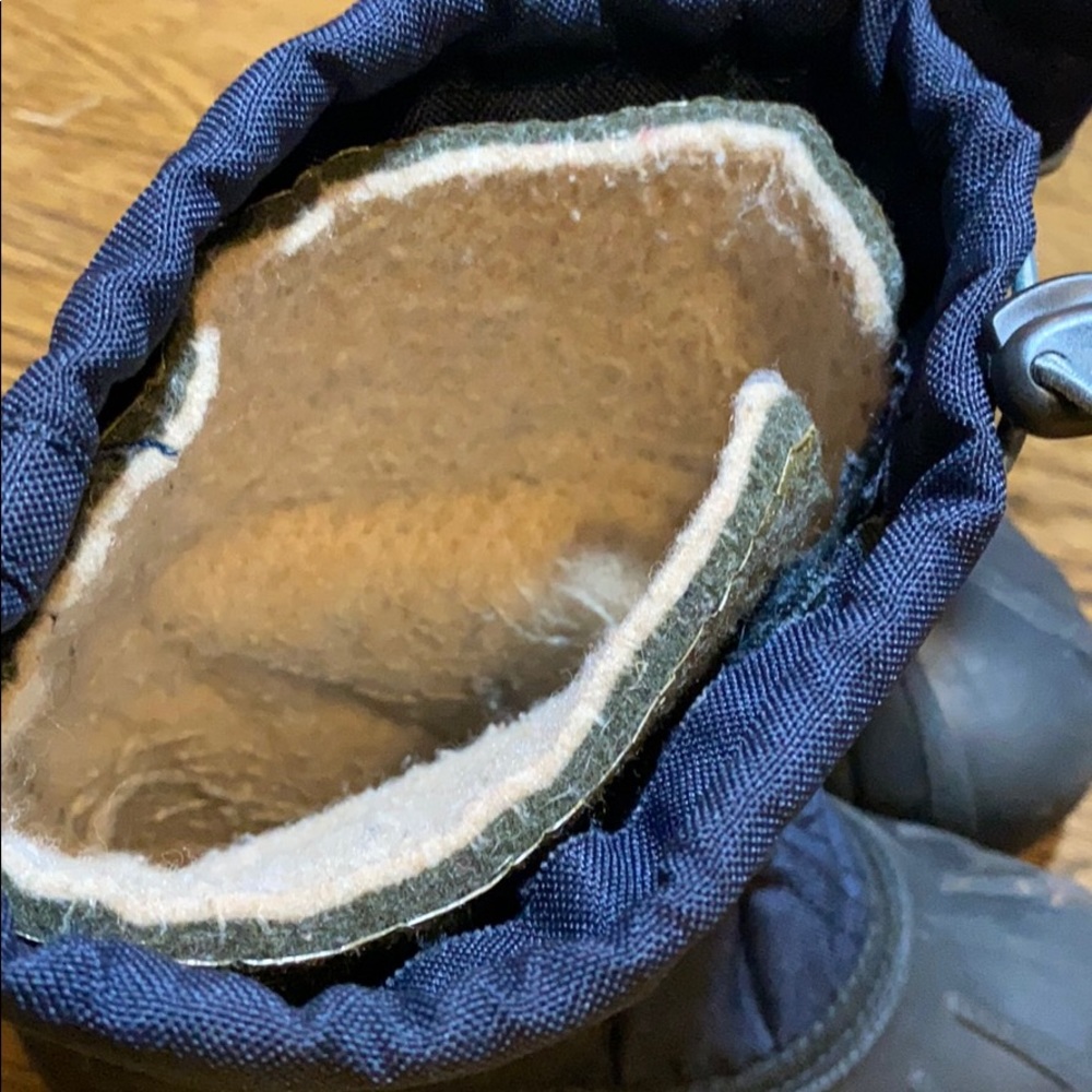 Snow boots - Picture 3 of 3